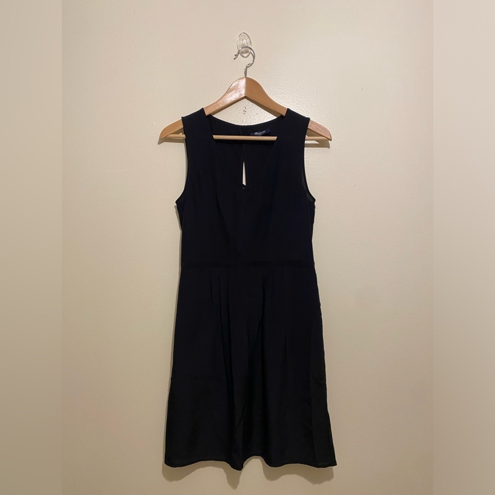 Madewell Black Sleeveless Silk Mini Dress. Size 4